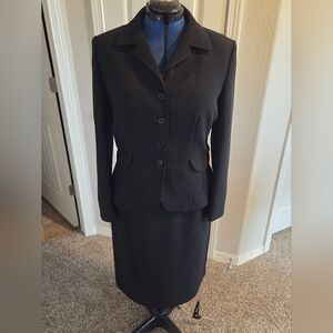 Le Suit Women's Black Suit